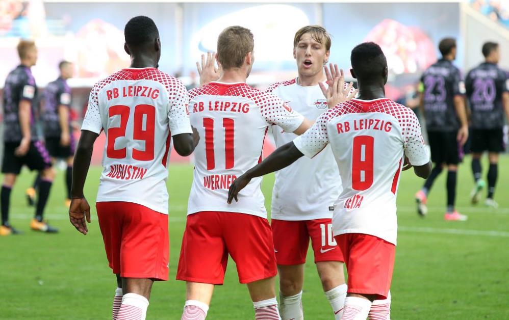 世体：克里斯滕森并没受伤，提前结束训练是计划好的