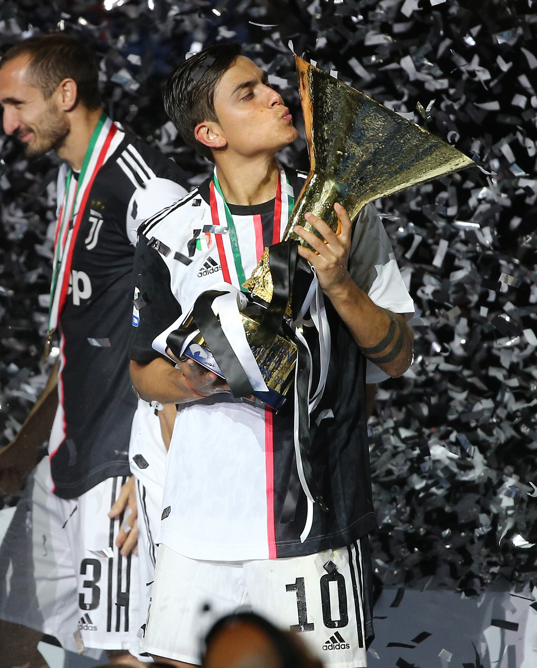 国足集训名单公布，两名新人首次入选引关注